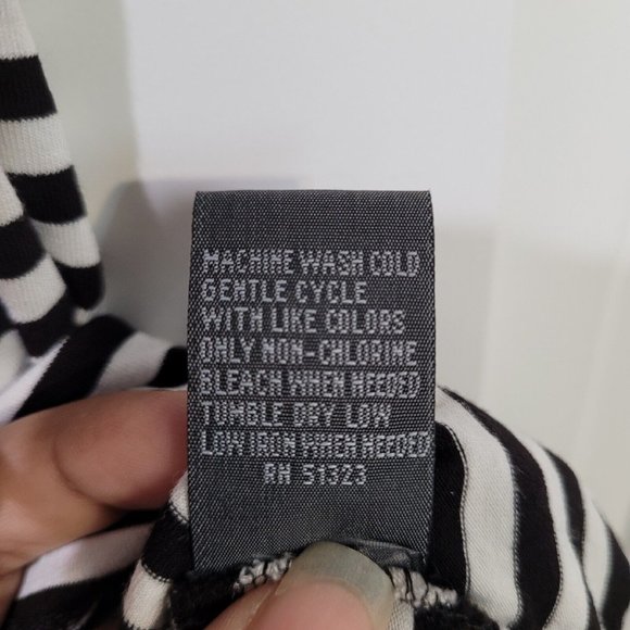 Kenneth Cole Reaction Cowl Neck Sleeveless Striped Top Size Large Black White - Picture 6 of 12